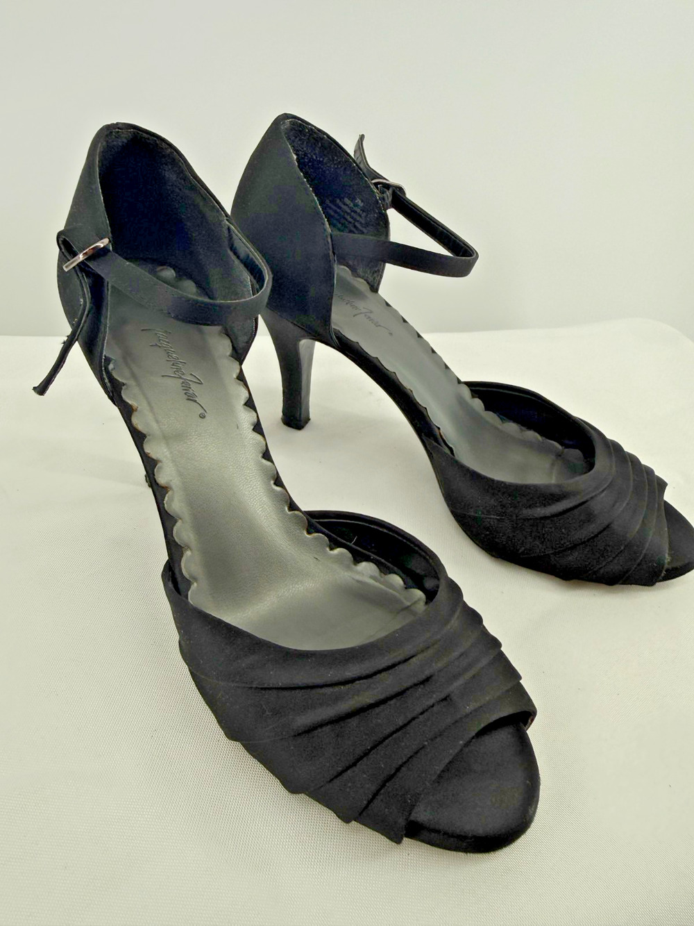 Jacqueline Ferrar Black Strappy Heels Open Toe Formal Wedding Guest Size 7.5